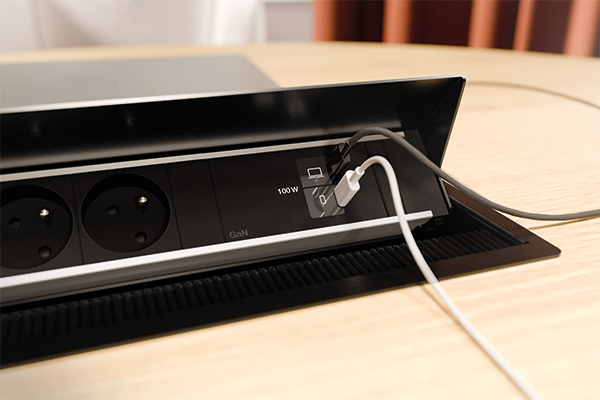 Desk 2 USB-C lader